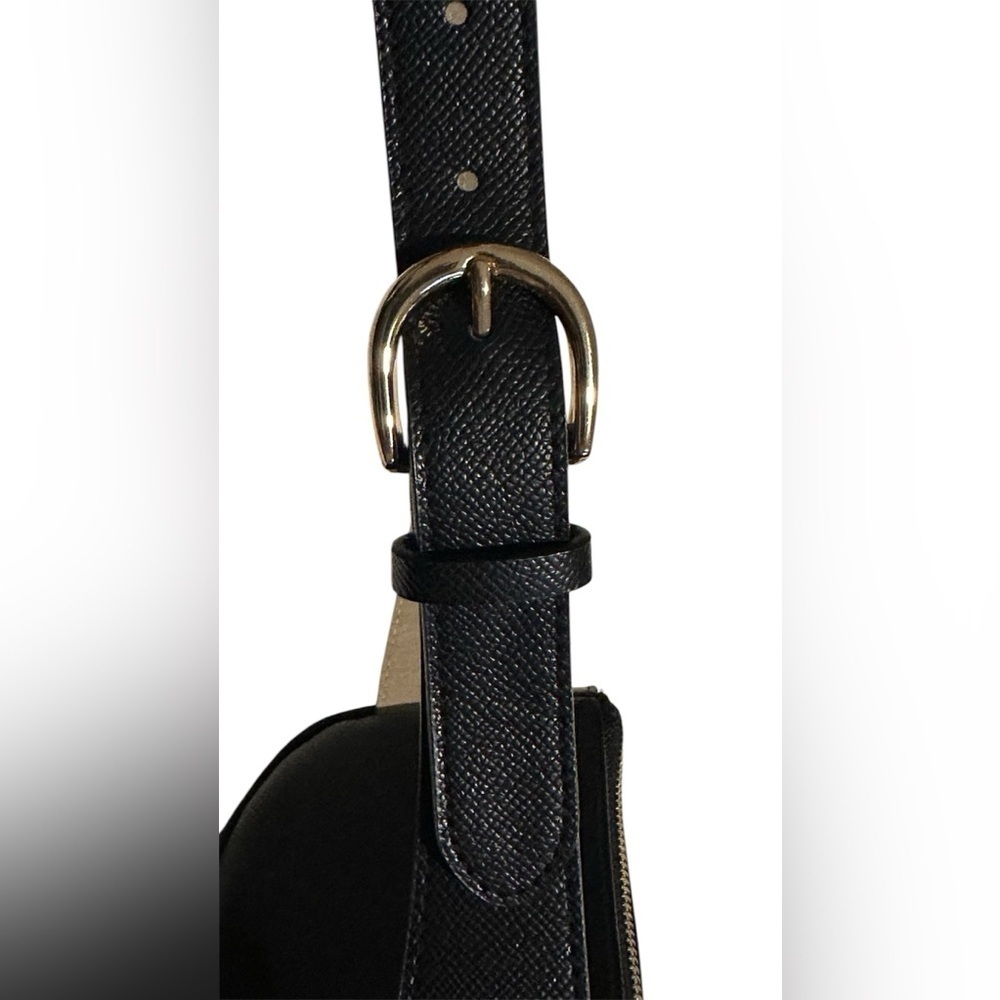 An Inc International Concepts belt bag/fanny pack. - Picture 3 of 13